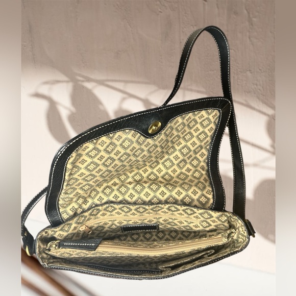 Beautiful Black Etienne Aigner Geniune Leather Shoulder Bag 🌻 - Picture 11 of 14